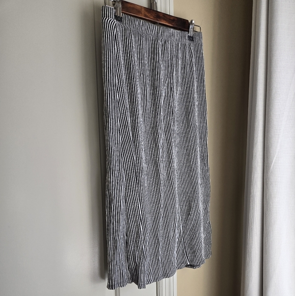 Caution To The Wind • Women's Black and White Striped Midi Skirt - Picture 6 of 7